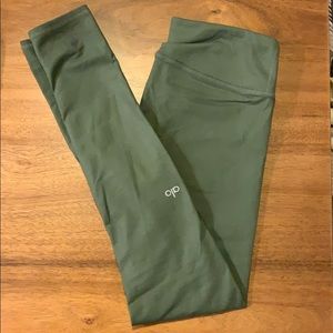 Green alo yoga pants mid rise